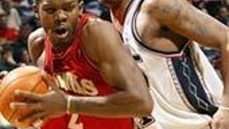 Atlanta Hawks son saniyede kazandı