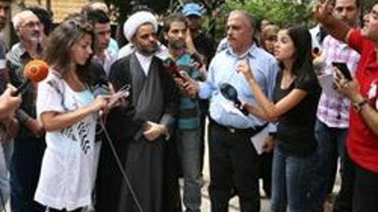 Türk elçiliği önünde protesto gösterisi