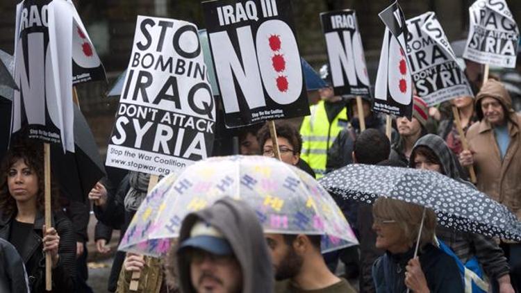 Londrada hava saldırıları protesto edildi