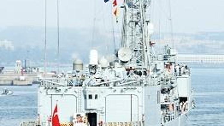 Türk gemileri Libya’ya