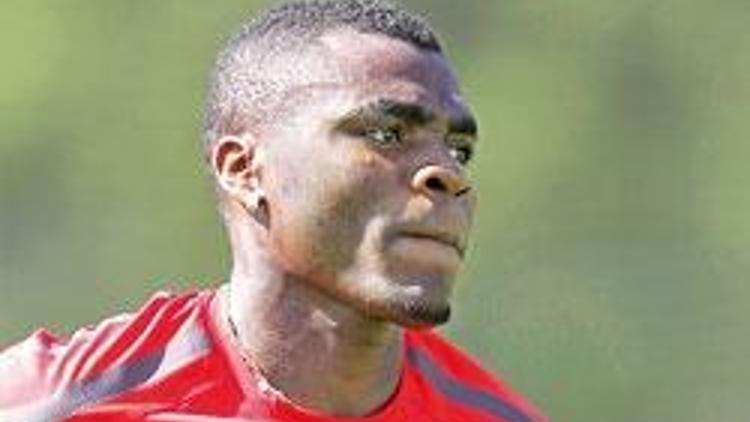 Seni sattık Emenike