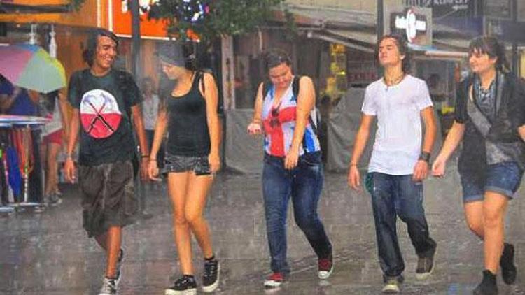 İstanbulda şiddetli yaz yağmuru alarmı