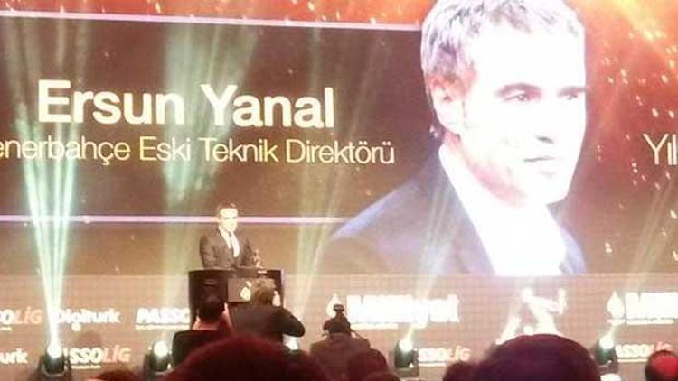 Yılın futbolcusu Arda teknik direktörü Yanal