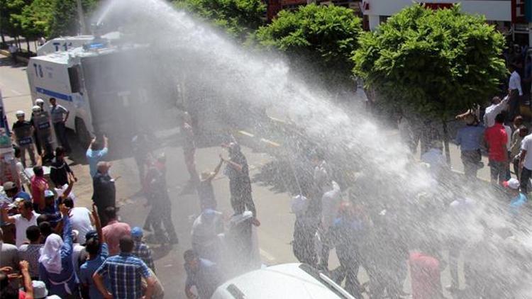 Çiftçiler, Diyarbakır-Batman yolunu kapattı