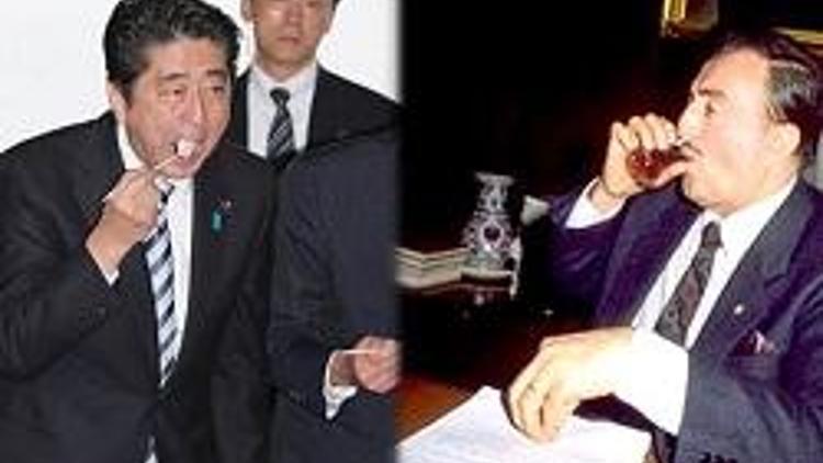 Japonya Başbakanı, kameralar karşısında Fukuşima balıklarından yedi