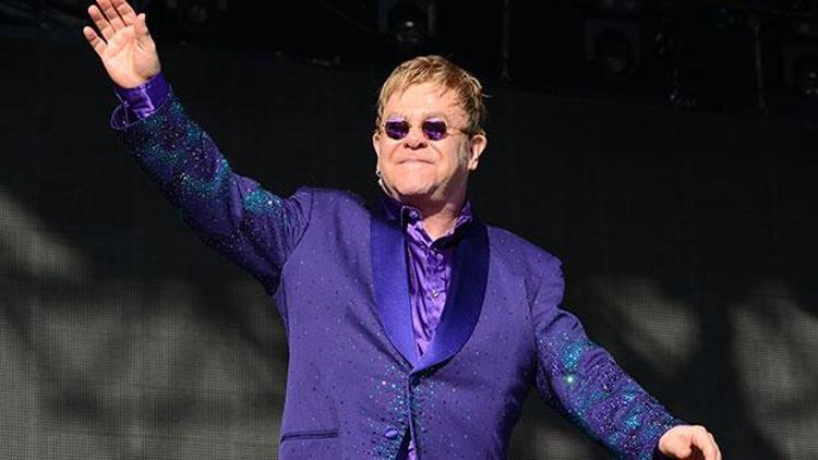 Elton John önce azarlayıp ağlattı, sonra özür diledi