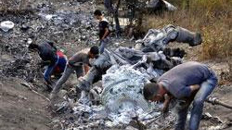 Düşürülen Suriye helikopterinin enkazından ilk kareler