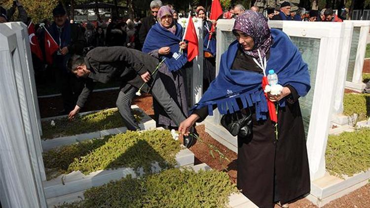 Şehit torunları dedelerinin huzurunda buluştu