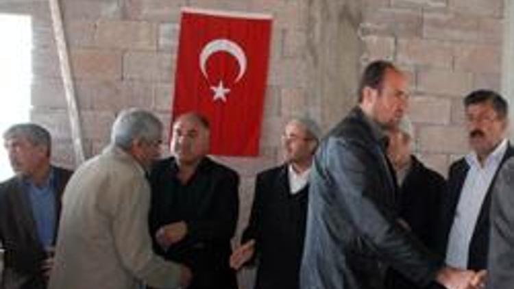 Öldürülen PKKlının babasından Türk bayraklı isyan