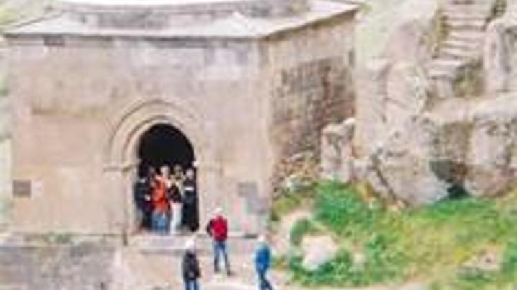 Ermenistan’a giden ilk Türk turist kafilesi