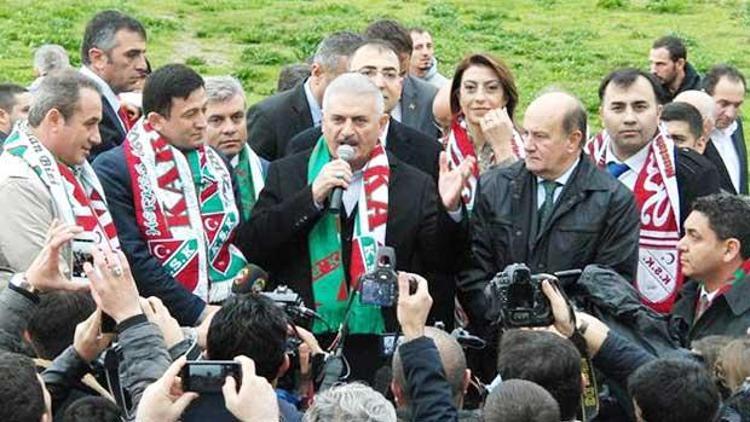 Binali Yıldırım: Karşıyaka stadının yapımında iş kilitlendi