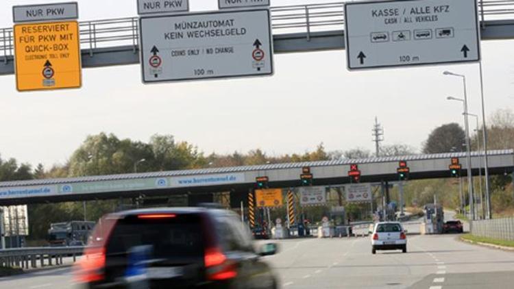 Almanlar yol vergisine karşı