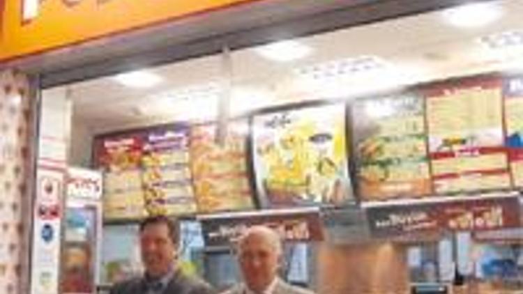 Kriz ’beyaz yakalı’yı itti ’fast food’cunun yüzü güldü