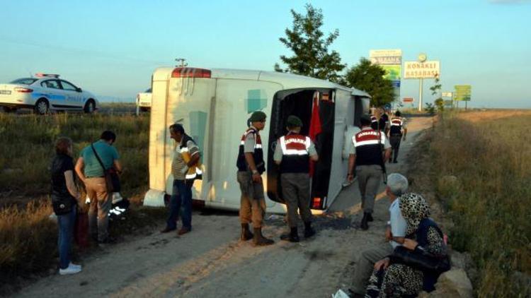 Niğde’de yolcu otobüsü devrildi: 25 yaralı