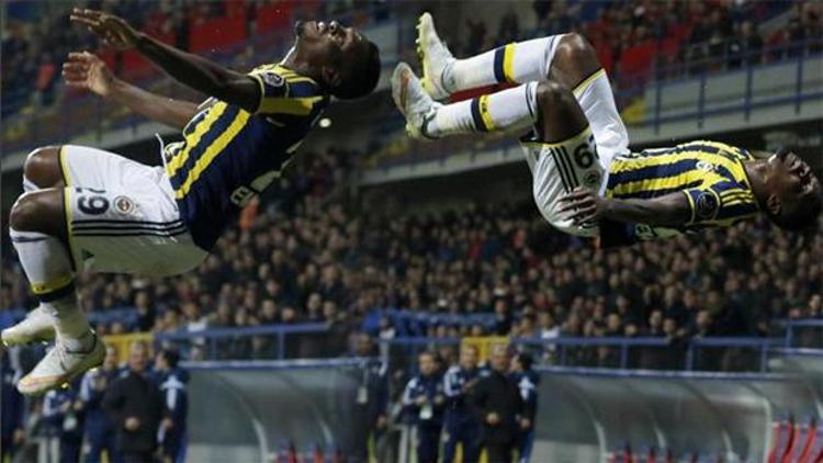 Emenike, FIFAya rağmen takla attı