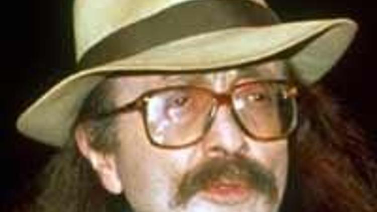 Cem Karaca mezarı başında anıldı