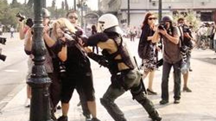 Yunanistan’da hayat yine genel grevle durdu