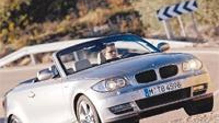 En küçük BMW yazı beklemeden soyundu