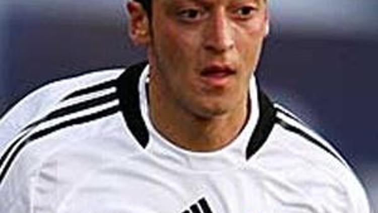 Mesut Özil en iyi 11de