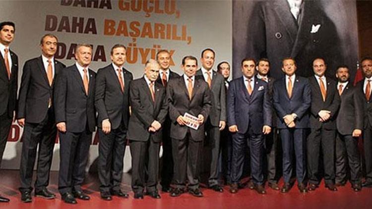 Galatasaray 3 ismi borsaya bildirdi