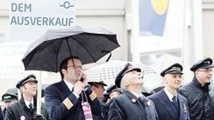 Pilotlar 100 milyon Euro’luk greve çıktı, Lufthansa’nın 1000 uçuşu durdu