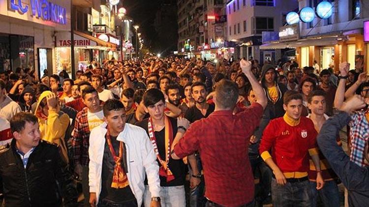 İzmirde Galatasaray ateşi