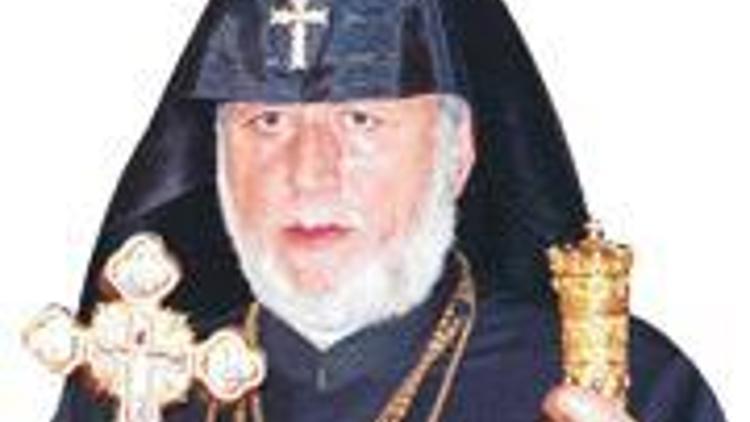 Karekin II, Ermeni cemaatini böldü