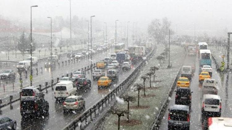 İstanbulda günde 8 bin sürücüye ceza kesildi