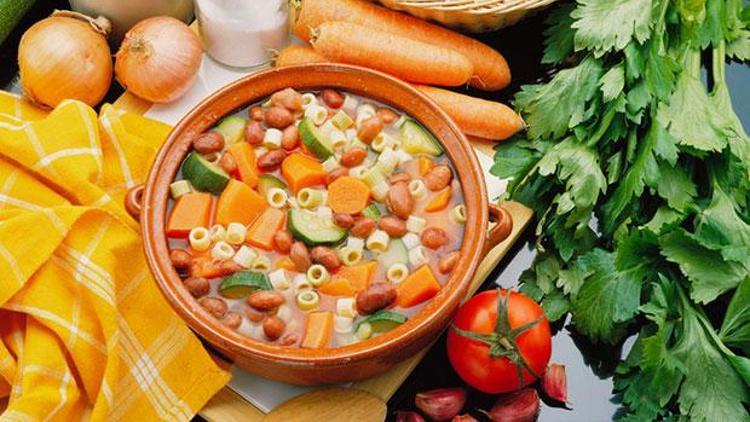 Sağlık dolu bir çorba: Minestrone