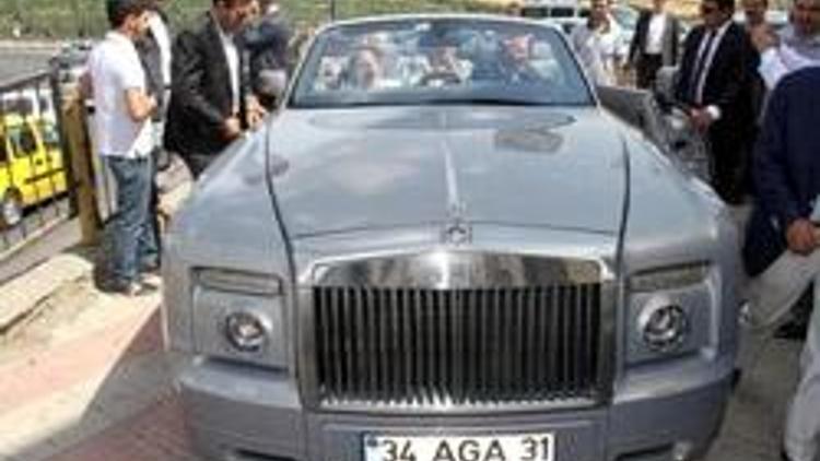 Rolls Royce ile gezdi