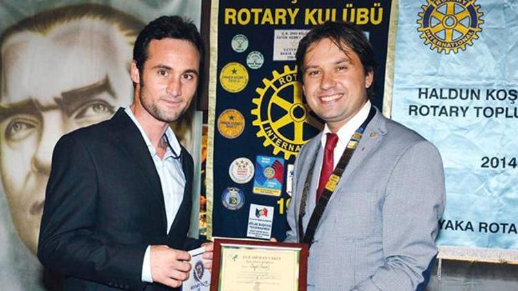 Rotaryenler’e Oy ve Ötesi’ni anlattı