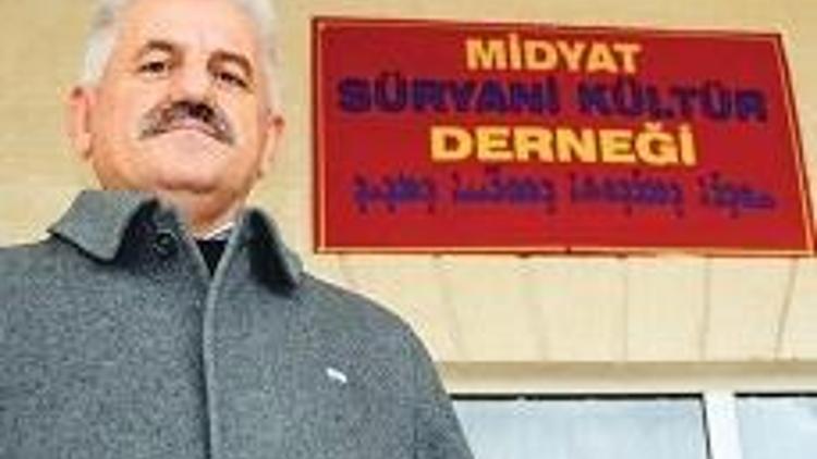 Süryaniler de ‘çift dil’ istiyor