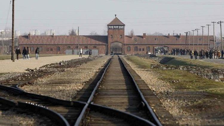 Auschwitz şüphelisi üç kişi gözaltına alındı