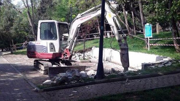 Abbasağa Parkında iş makinesi hareketliliği