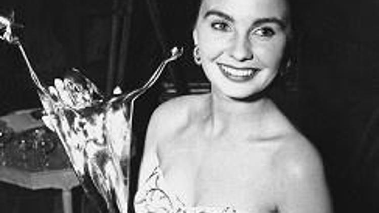 ‘Estella’ Jean Simmons öldü