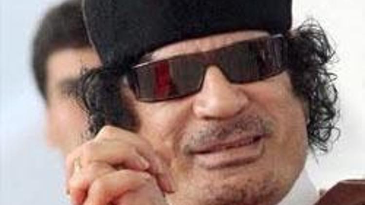 Kaddafi iyice paranoyaklaştı