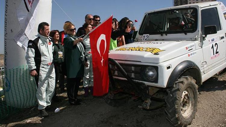 Yarışın startı kadınlardan