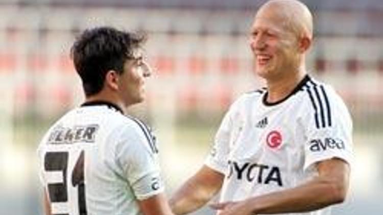 Beşiktaş ilk maçta dörtledi