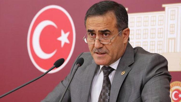 İstanbul milletvekili İhsan Özkes CHPden istifa etti