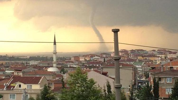 Türkiye’de geçen yıl 25 hortum, 24 bin 13 deprem meydana geldi