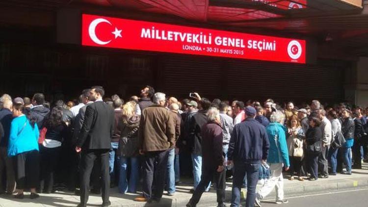 İngiltere Türkleri sandığa gidiyor