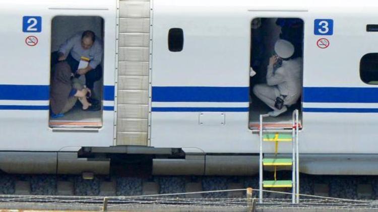 Japon yolcunun kendisini yaktığı trende son bilanço: 2 ölü, 26 yaralı