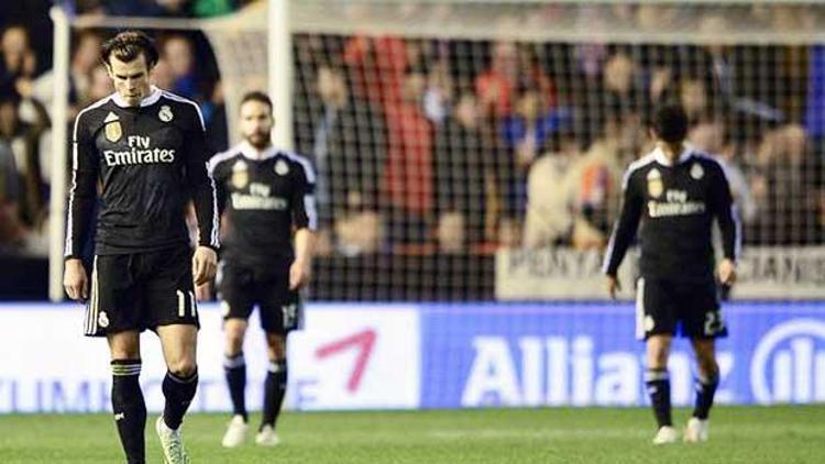 Real Madridin 22 maçlık serisini Valencia bitirdi