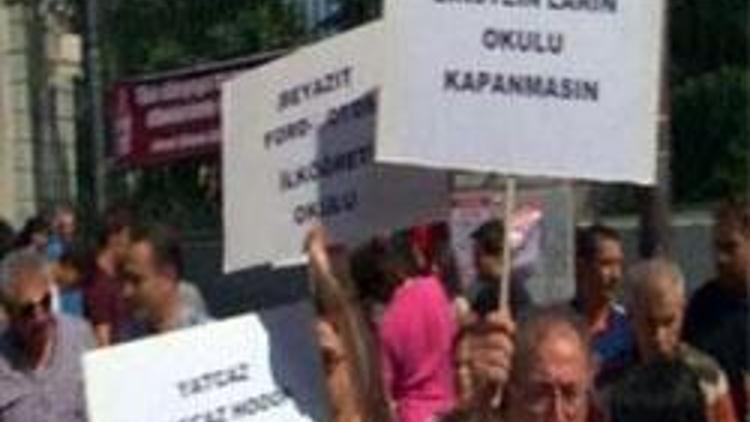 Üstün zekalı öğrencilerden okul protestosu