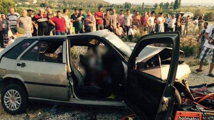 İzmirdeki kazada can pazarı: 2 ölü, 7 yaralı