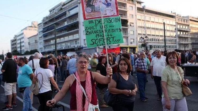 Yunanistanda Çiprasa destek gösterisi