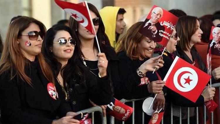 ABDden Tunusa kutlama: Bölgede parıldayan bir örnek oldunuz
