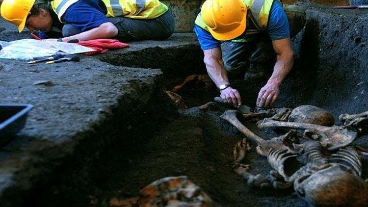 13 ila 15. Yüzyıldan kalma 1300 iskelet buldular