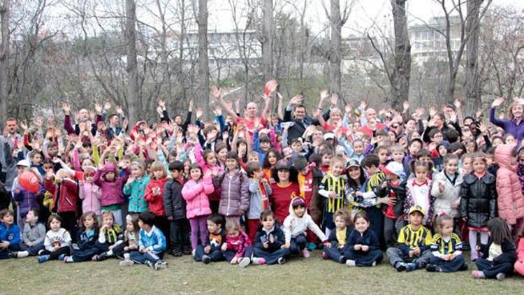 Miniklerden yardım koşusu