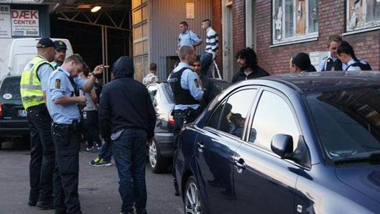 Kopenhagda polis cami bastı